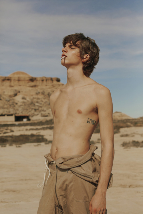 XXX justdropithere:  Erik Van Gils by Fanny Latour-Lambert photo