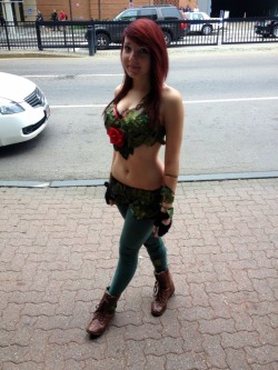 ashley2o2:  moreganplease:  Poison Ivy at Boston Comic Con.  cosplay looks so fun