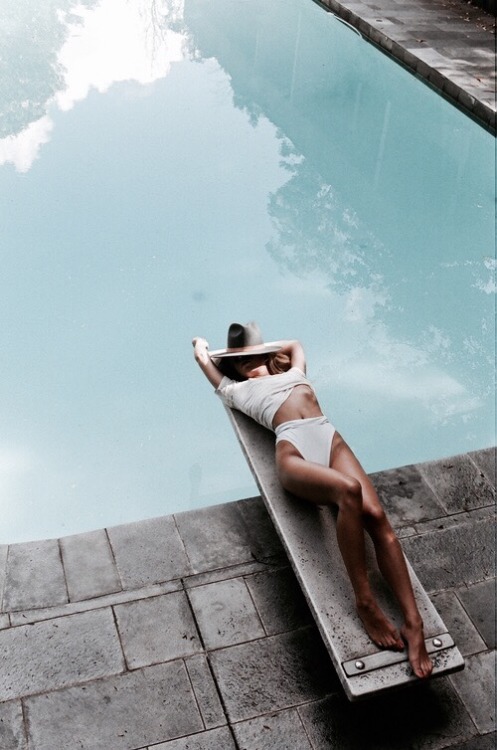 http://castawaylabel.tumblr.com/post/114112513043