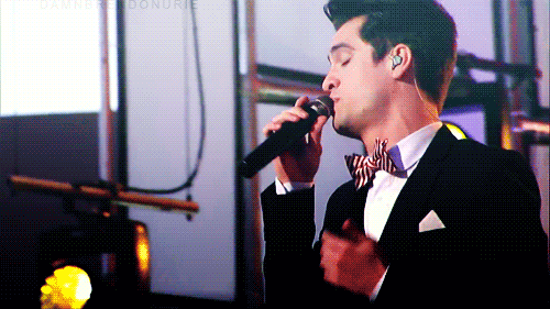 stormsubsiding:  Who says a boy has to have a deep voice? So what if a dude’s voice