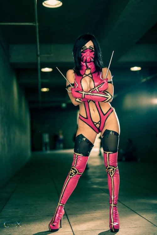impactcosplays:  Mortal Kombat 9 Mileena Cosplay ! by Khainsaw 