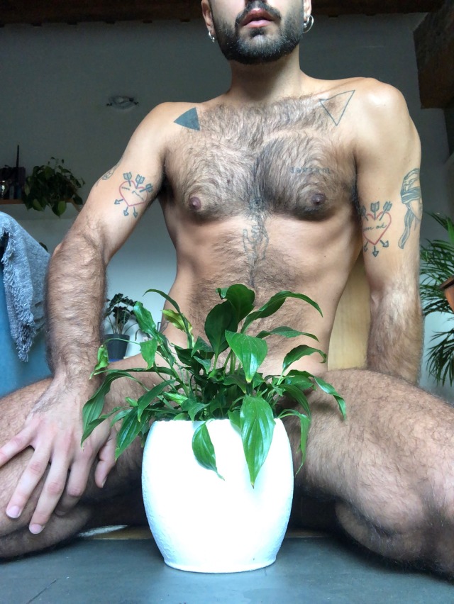 thelilhenry:Plant daddy.