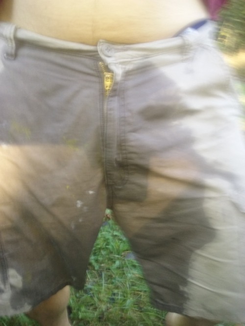 Porn malewettingboxers:Pres outside in shorts photos