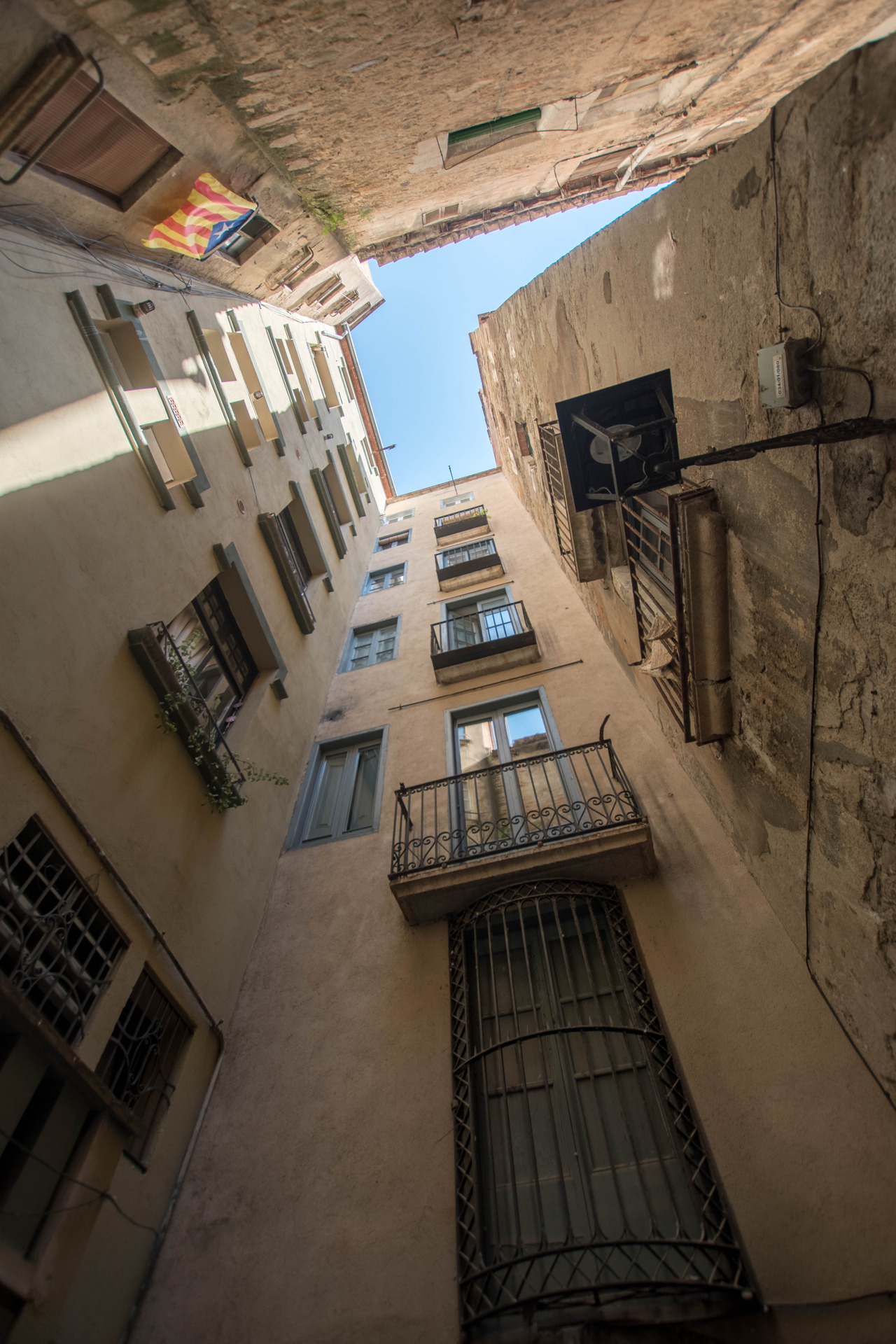 breathtakingdestinations:Girona - Spain (by andresumida) 