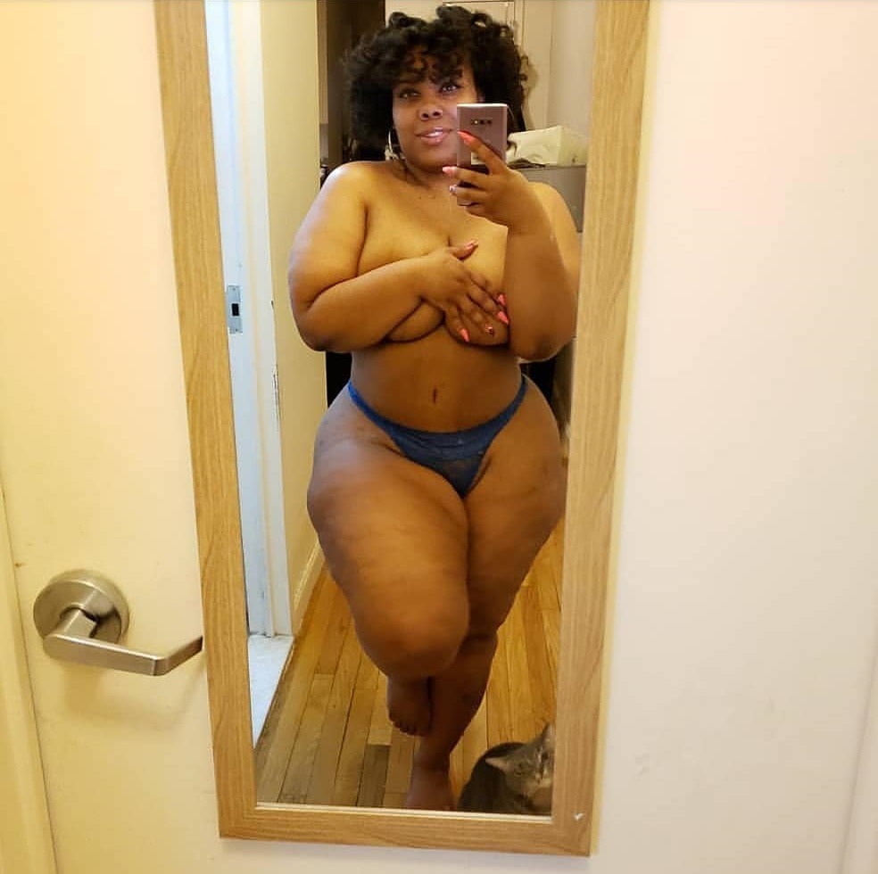 bigbootydepot:   luscious_hazelnut_  