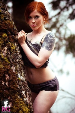 altmodelgirlcrush2:  Annalee Suicide@suicidegirls