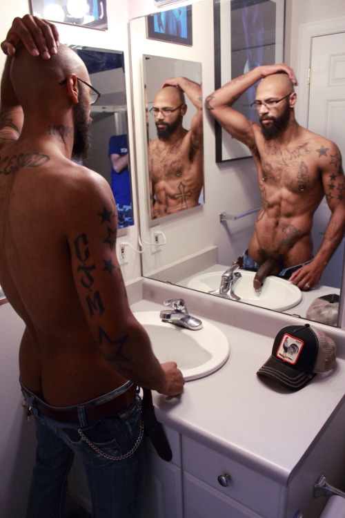 savvyifyanasty:  dominicanblackboy:  Kory hot ass posted up wit all that pierced dick in the mirror!