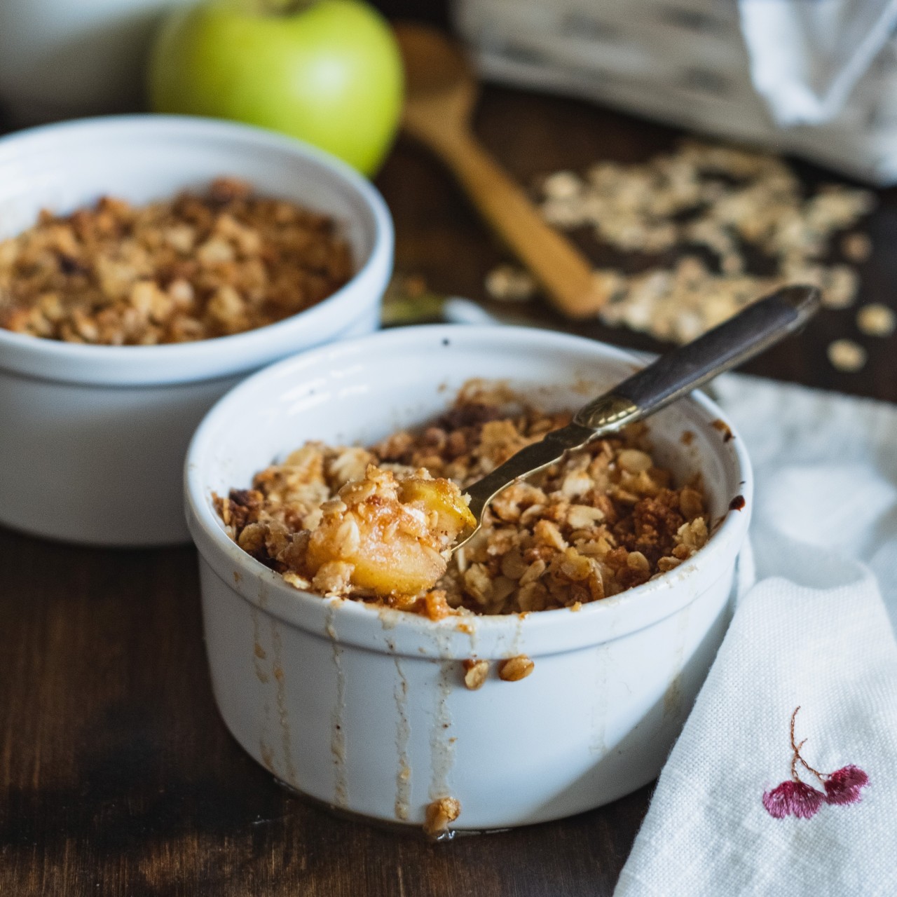 Apple Crumble Without Oats
You can use different ingredients to make a crumble. If you don’t like oats, you could even use buckwheat flakes, but more usual ingredients include, e.g. regular flour or almond meal. Please check on Tastes of Health how...