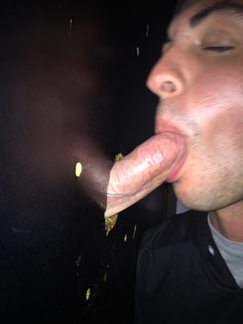 anoncumloads:  Thick cock I just finished sucking.  #gloryhole #anoncumloads 