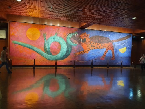 “Dualidad”(1964) de Rufino Tamayo, en el Museo Nacional de Antropología. El mural representa la cosm