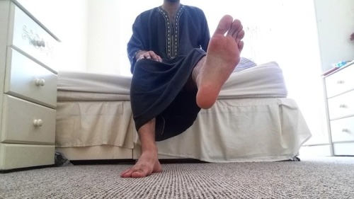 lord-arab-masterboy-s-slave:#worship #arabmasterboy #arabsuperiority #bowdown #footslave Why i was 