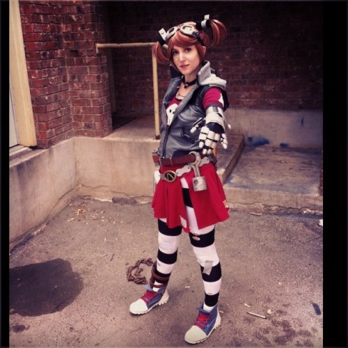 theomeganerd:  Borderlands 2 ‘Gaige The Mechromancer’ Cosplay by merryalycen