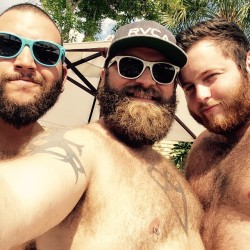 rees5423:  Sun and fun with my favorite guys.  (at Parliament House Orlando)