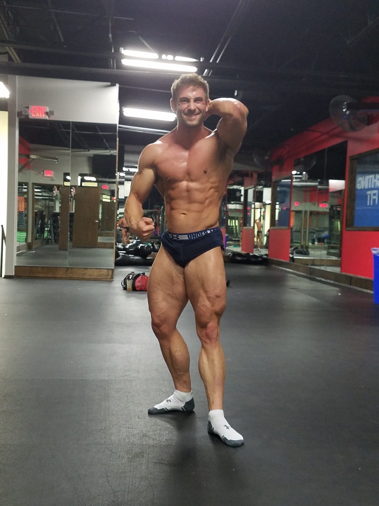 cwright-1:  Little bit of posing practice tonight at just over 5 weeks out. 194 lbs.
