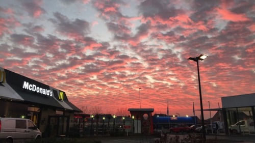 #mcdonalds #lokeren #belgium #views #sunset #beautiful #clouds