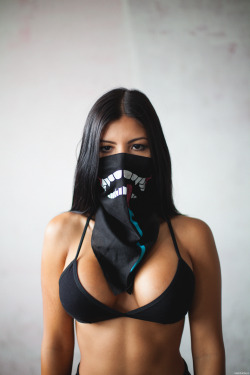 mvisionla:  Photo By mvisionla http://instagram.com/mvisionla Model: Karen Vi http://instagram.com/karen_vi Bandanna by urbanflavorla