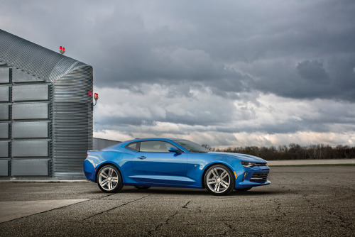 Chevy today dropped the curtain on the sixth-generation Camaro. Chevy claims that this new model provides a “faster, more nimble driving experience, enabled by an all-new lighter architecture and a broader powertrain range.”
Certainly, the...