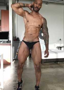 bigntastydc:  Some dude just can wear the hell out of a pair of undies 👉 http://bigntastydc.tumblr.com