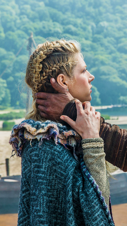 screedits:  screedits: ragnar and lagertha ((vikings)) lockscreens