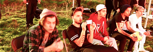 1d-fangirl-blog: 1d-fangirl-blog:  watch their reactions…priceless  remember this? LOL