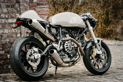 RACE CAFE