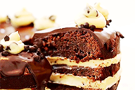 XXX fatfatties:    Brownie Layer Cake with Cookie photo