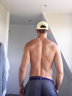 thesecretlifeofandy:  derekbinsack:  Summer daze  Literally the hottest spot on a guy is a sexy back like this!! 😍😍😍😍