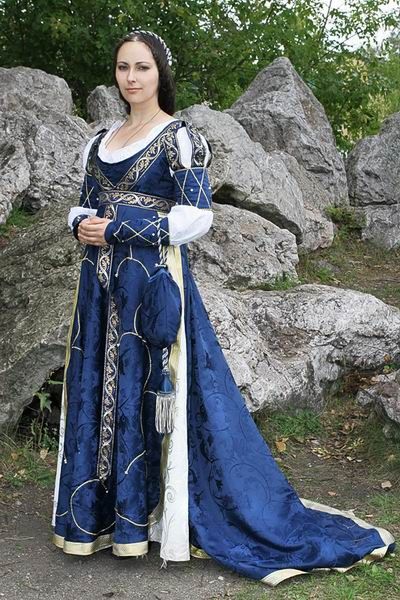 Burgundian medieval gown