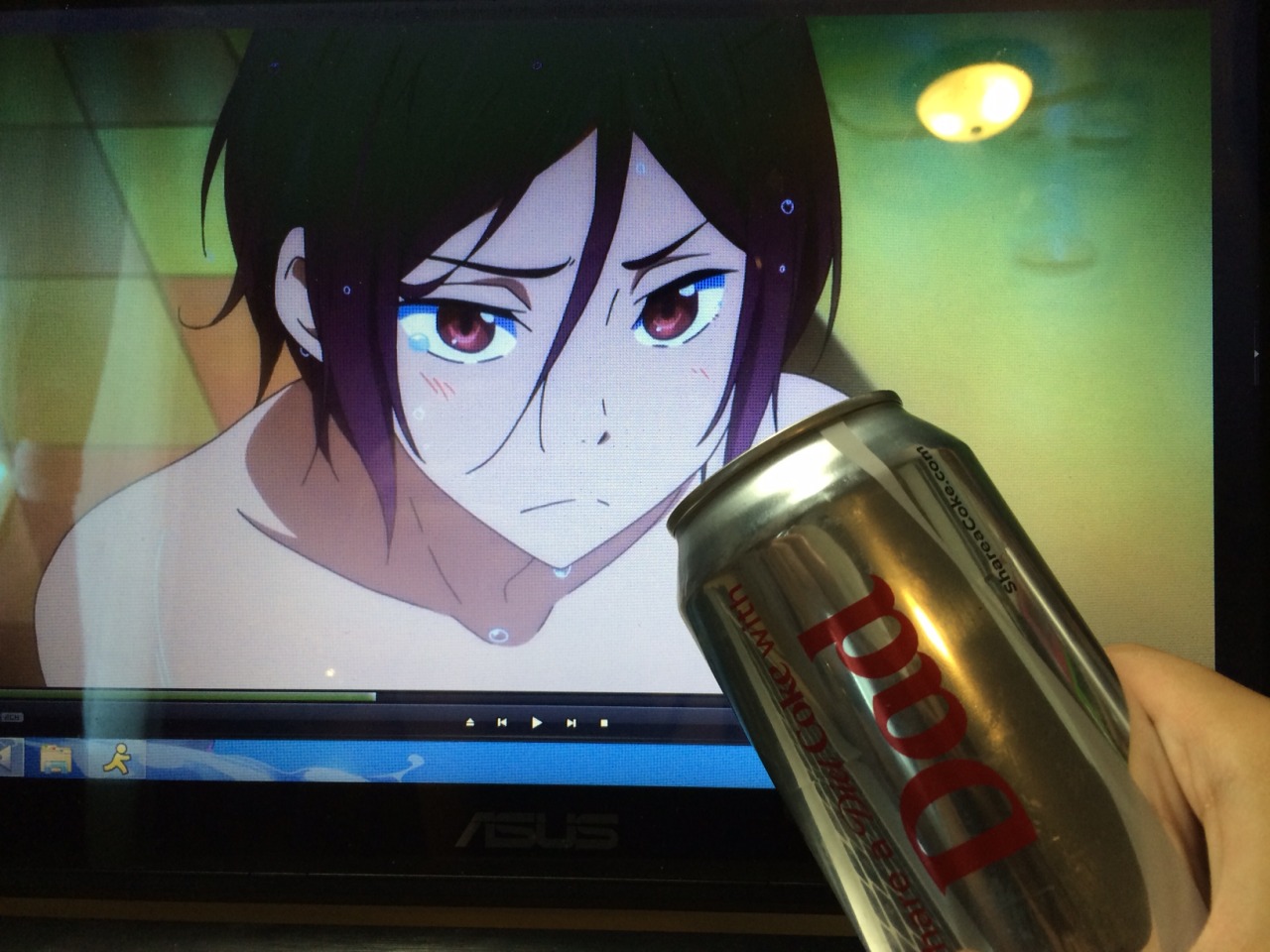 wafflesex:  I’m just trying to share a Coke with you Rin. I don’t understand