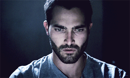 lightwoodsmalec:  “On the day before Stiles has to go to college he decides to go to Derek’s. They spend the night together, but when Derek wakes up Stiles was already gone. Stiles didn’t leave without leaving a message for Derek though.”