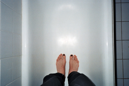series of my feet in my bathroom in france
