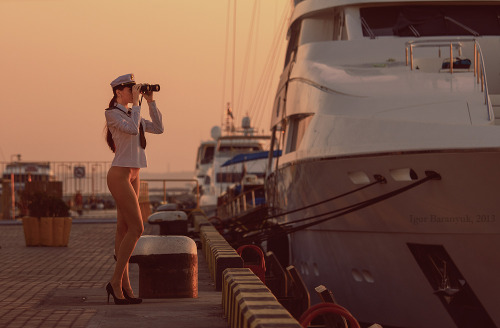 thehottesthere:  http://www.thehottesthere.com/