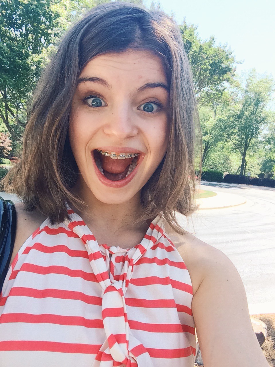 completelycaroline:  My eyes were really blue today and I really liked my shirt and