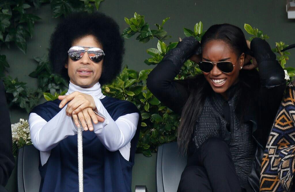 so-treu:  purplepersuasion:  Prince watching Rafael Nadal at the French Open 1 -