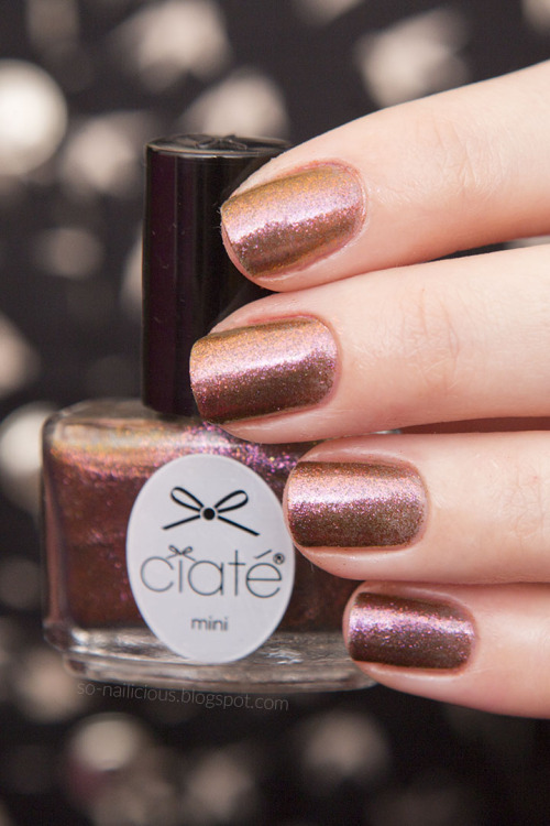 Mini Mani Month Christmas Calendar from @ciatenails
