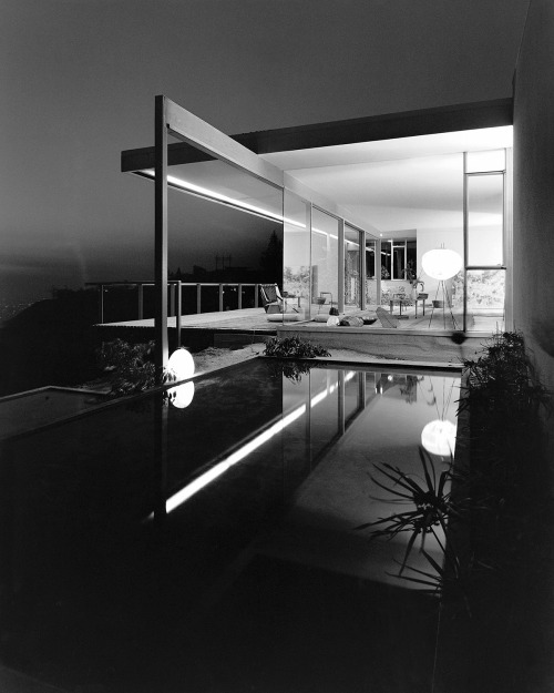 Chuey House, Hollywood Hills, California / architect Richard Neutra, 1956 / photo by Julius Shulman,