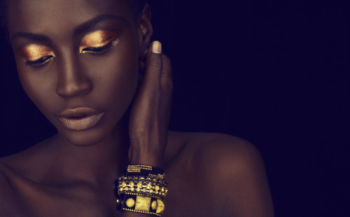 thepageofblood:  fairytalemood:  photos by Gustavo Papaleo for John Lewis magazine  MAKEUP