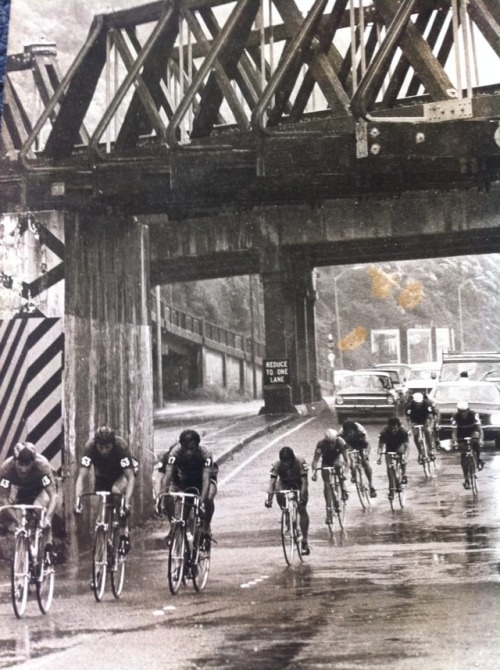 roadworksbicyclerepairs: The Dulux 6-Day peloton passes under an overbridge on the Old Hutt Road in 