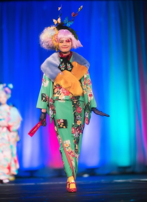 Kimono Show at Anime North 2019: Princesses in Virtual Worlds Models: Daphne Peng, Aisa Sayama Photo