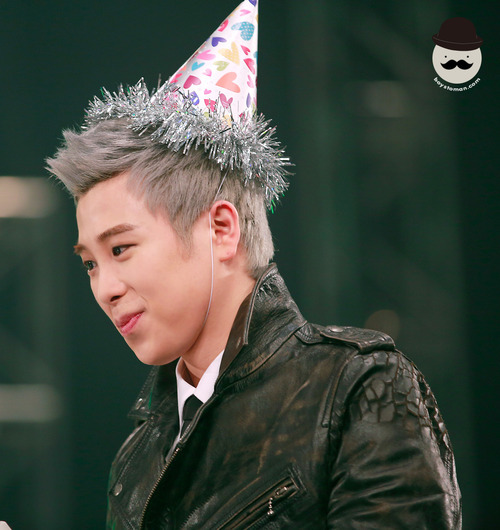 fuckyeahpyokwon:  121209 TOKYO BLOCKBUSTER SHOWCASE  Source:BOYS TO MAN |Do Not Edit! 