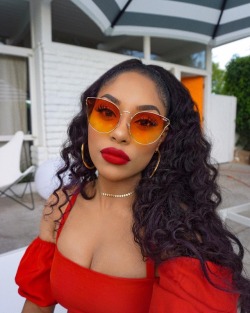 itsmyrayeraye: Sunset Shadin’ 😎  Shades : @golden_barbie X @quayaustralia http://ift.tt/2prAWnv 