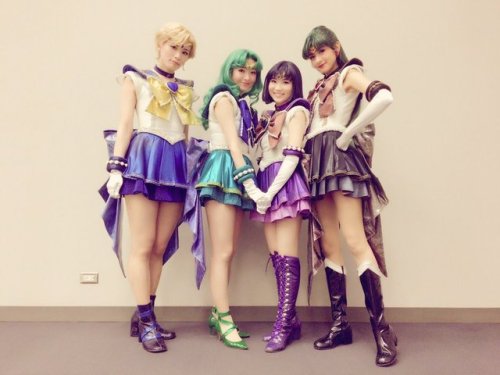 real-life-senshi: Outers family photos series &lt;3Every time I feel like I cannot love this Out