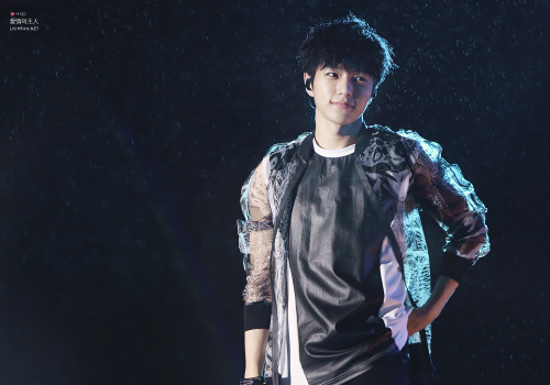 ifntsoo: 150723 Lotte Lovely Young Concert© 愛情의主人 | do not edit/crop/remove the watermark. 