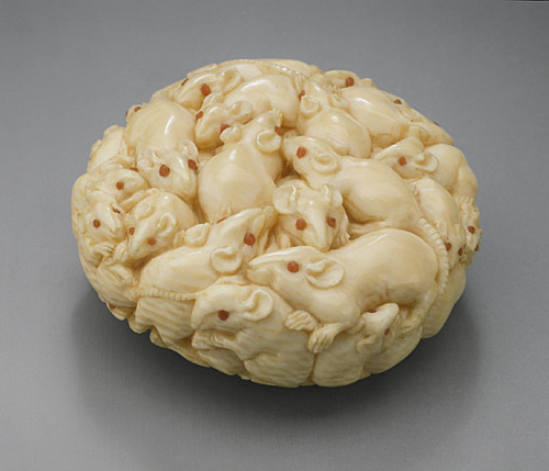 coolthingoftheday:Netsuke are miniature sculptures invented in 17th century Japan as a toggle in ord