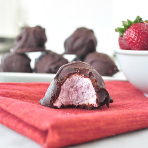 Porn Pics dizzymaiden:  Strawberry Creme Truffles with