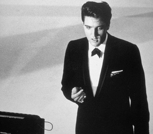 thewonderofelvis:  Dress rehearsal for the Frank Sinatra Timex Special - “Welcome