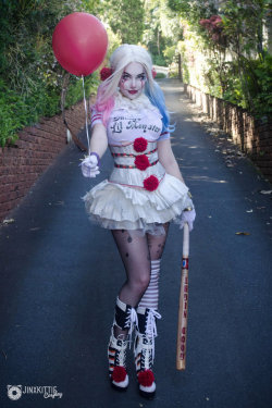 hotcosplaychicks:  HARLEY QUINN / PENNYWISE MASHUP by JinxKittieCosplay 