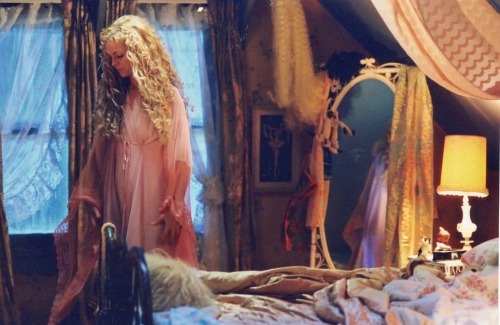 Sheri Moon Zombie As Baby Firefly On The Set Of House Of 1000 Corpses