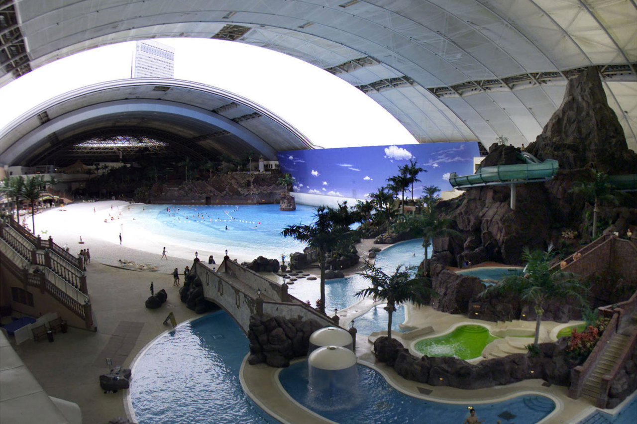 Аквапарк с атмосферой тропических стран в москве. Seagaia Ocean Dome (Япония). Аквапарк в Японии Океанский купол. Самый большой аквапарк Seagaia Ocean Dome. Океанский купол «Ocean Dome».