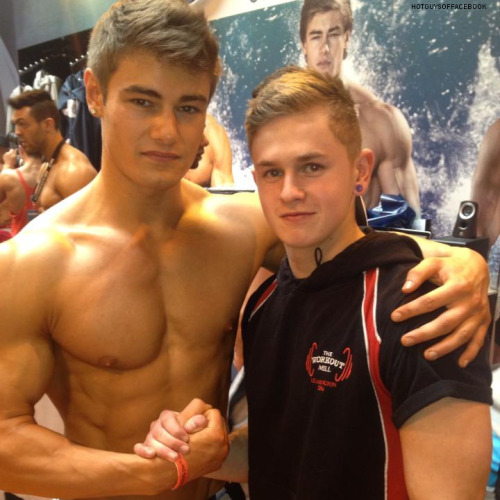 malenipshadows:  barbellsandboys:  Jeff Seid and another chosen bottom I’m so terrible lol  Sizzlin’ hot bros.